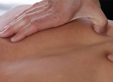 Trị Liệu Đau Mỏi Lưng – Thoát Vị, Gai Cột Sống Không Còn Là Nỗi Lo