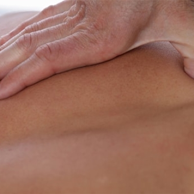 Trị Liệu Đau Mỏi Lưng – Thoát Vị, Gai Cột Sống Không Còn Là Nỗi Lo